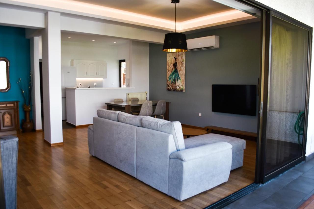 Βright Walled Designed Apt in Glyfada Center Αθήνα Εξωτερικό φωτογραφία