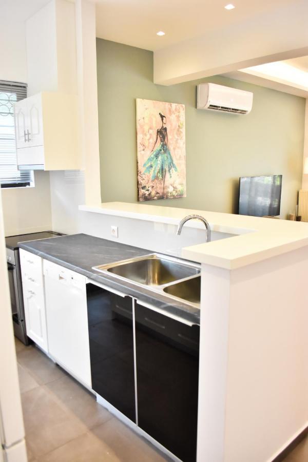 Βright Walled Designed Apt in Glyfada Center Αθήνα Εξωτερικό φωτογραφία
