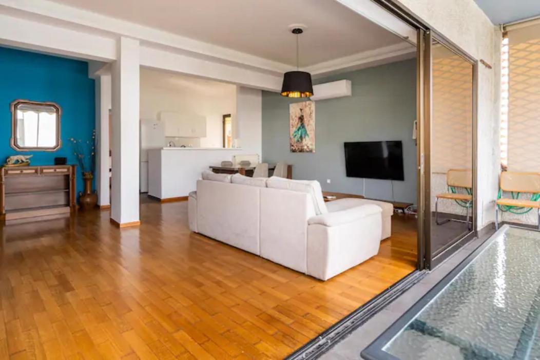 Βright Walled Designed Apt in Glyfada Center Αθήνα Εξωτερικό φωτογραφία